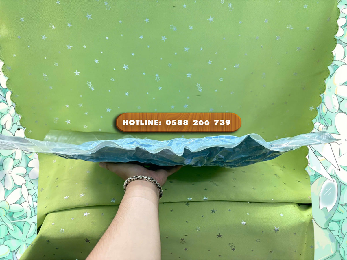 Hút chân không là việc sử dụng thiết bị chuyên dụng để lấy hoàn toàn không khí trong vùng kín